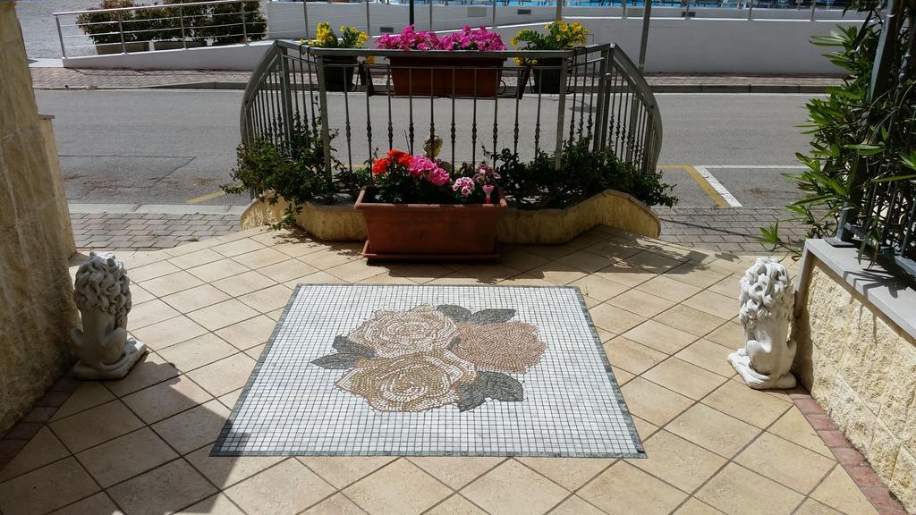 Hotel Rosapineta - Adults Only Lignano Sabbiadoro Exterior foto